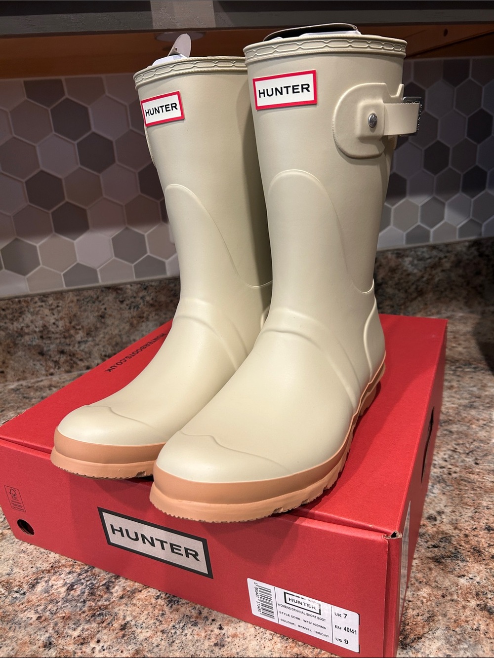 Hunter Short Rain Boot in Gravel/Biscuit- New in box US size 9